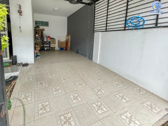 ทาวน์โฮมมือสองย่านนนทบุรี ม.พฤกษาวิลล์70 พระราม5-สิรินธร เนื้อที่ 19.80 ตร.ว.  ฟังก์ชัน 3 ห้องนอน 2 ห้องน้ำ บ้านสวยพร้อมเข้าอยู่ ใกล้สิ่งอำนวยความสะดวก บนทำเลที่ดี เชื่อมต่อถนน ราชพฤกษ์, นครอินทร์ ใกล้รถไฟฟ้าและทางด่วน  ราคาสุดคุ้มจองเลย!